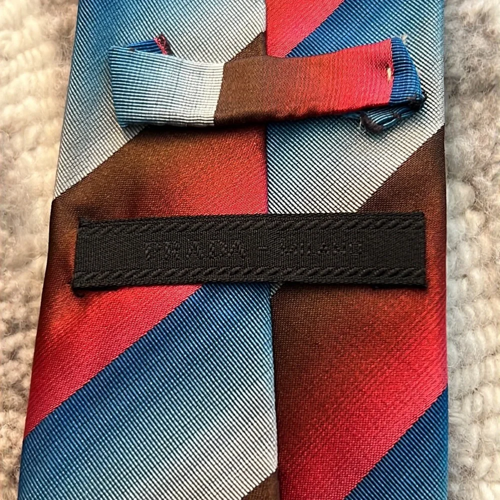 Gradient Stripe Tie - Picture 8 of 12